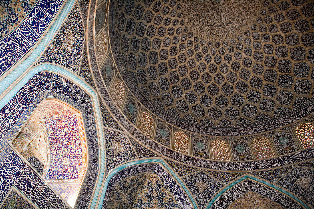 Mosaic Ceiling in Masjed-e Sheikh Lotfollah Mosque,Emam Khomeini Square, Esfahan, Iran