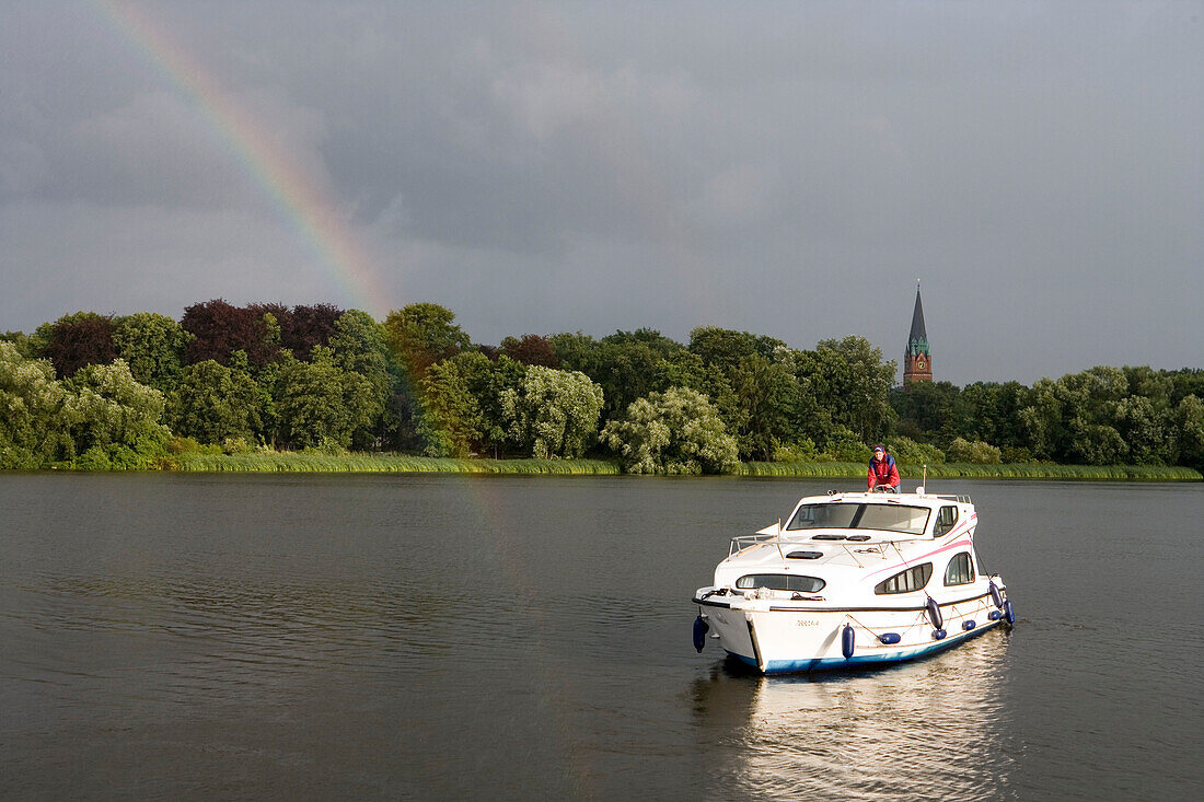 Regenbogen und hausboot, Connoisseur Caprice, Havel Fluß, Potsdam, Brandenburg, Deutschland