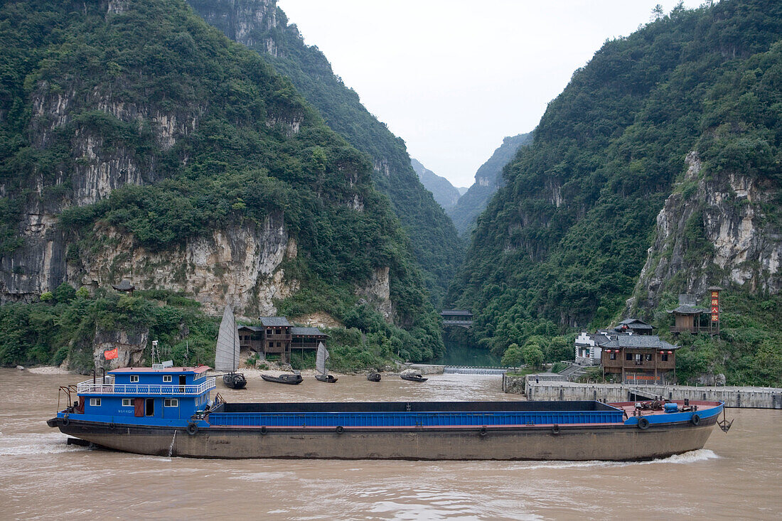 Yangtze Freighter,Near Sandouping, Yichang, Xiling Gorge, Yangtze River, China