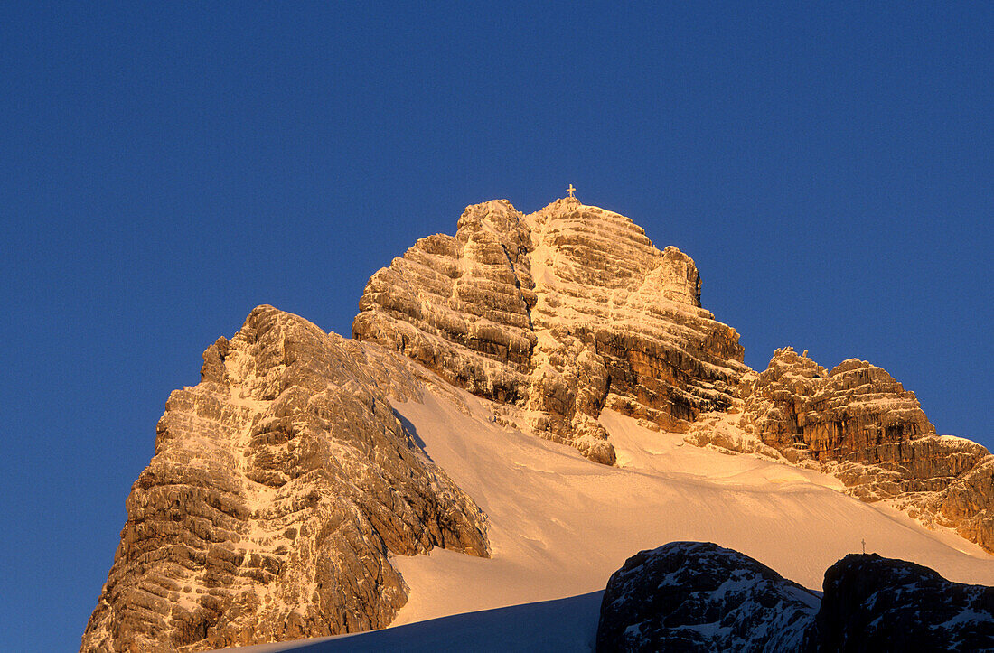 Hoher Dachstein mit Hallstätter Gletscher im Morgenlicht, Dachsteingruppe, Oberösterreich, Österreich