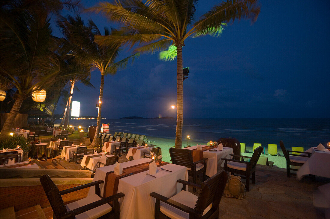 Open-air terrace of a restaurant, Chaweng Beach, Hat Chaweng South, Ko Samui, Thailand