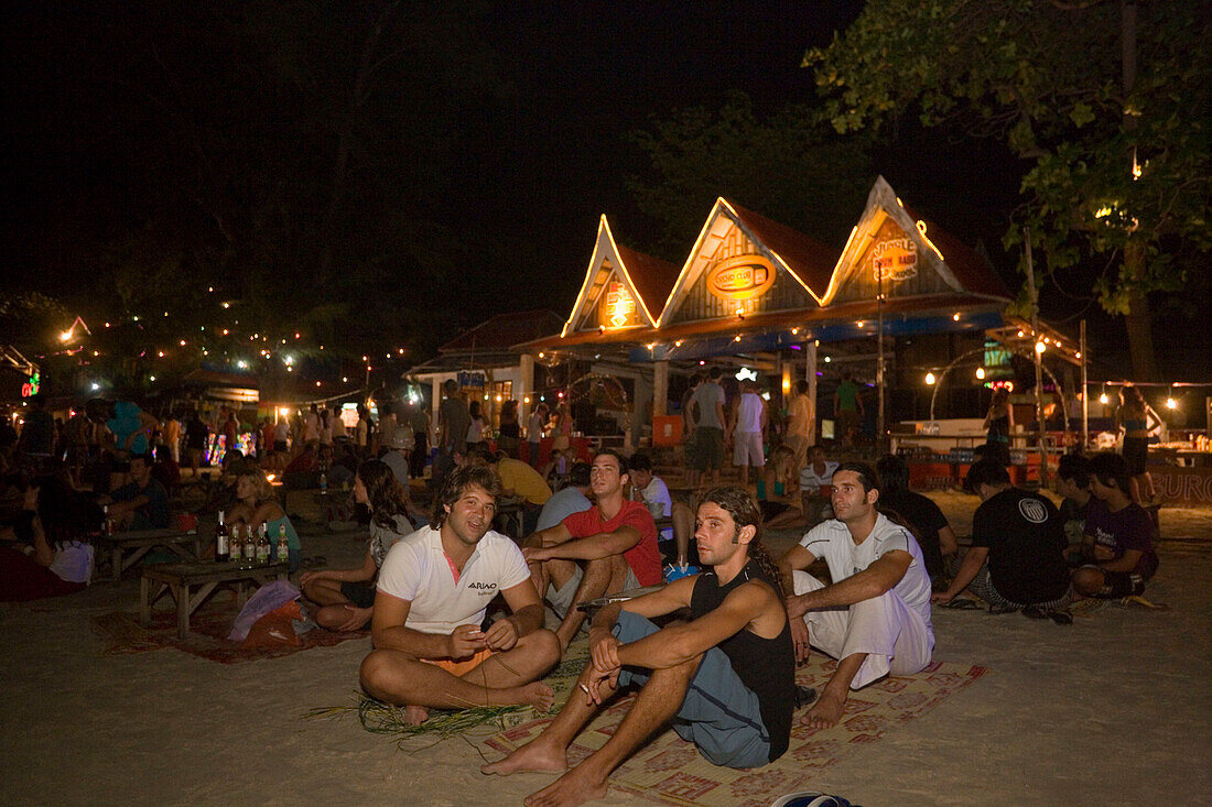 Young people at a Full Moon Party, Hat Rin Nok, Sunrise Beach, Ko Pha-Ngan, Thailand