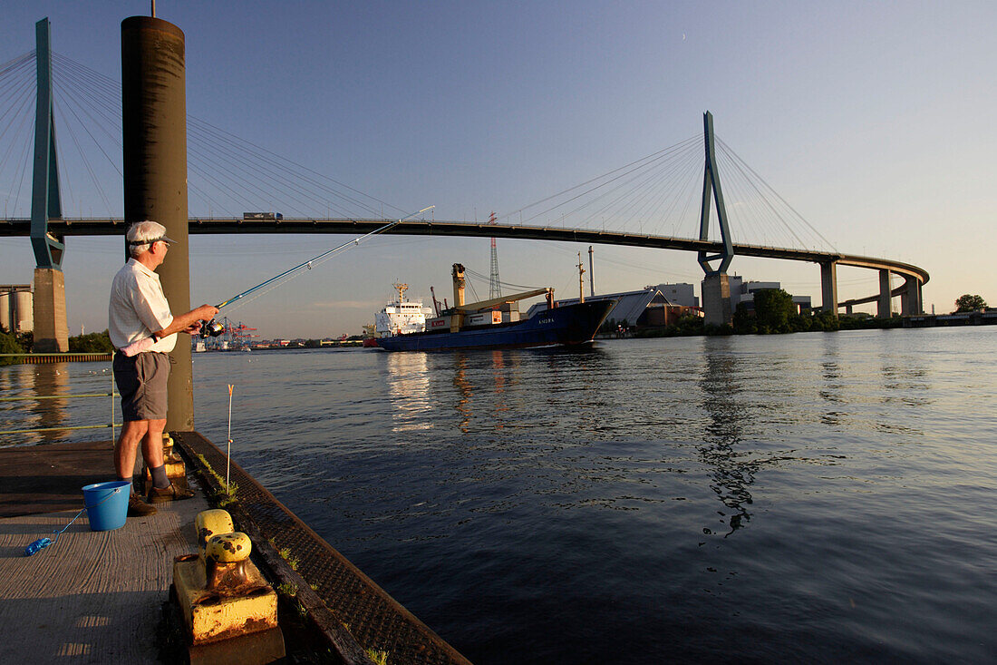 Köhlbrandbrücke, Koehlbrandbruecke, bridge crossing river Elbe, connects east and West of the port, Hamburg