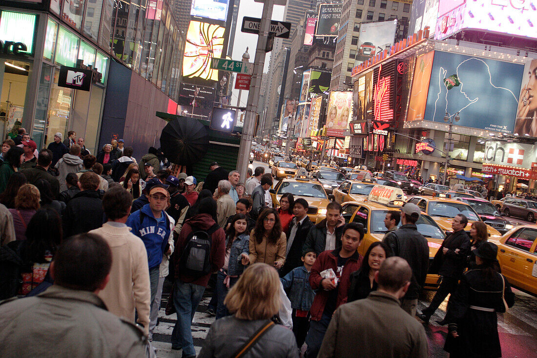 Shopping, Rush hour, Times Square, Manhattan, New York City, New York, United States of America, U.S.A.