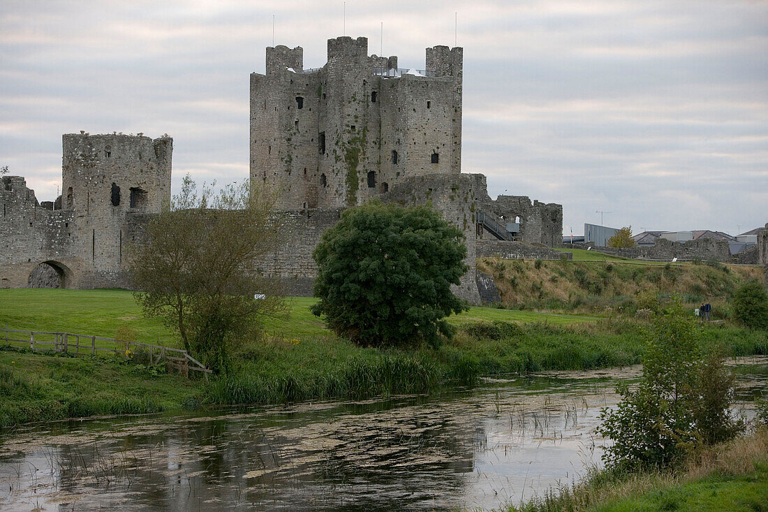 River Boyne & Trim Castle, Trim, County Meath, Irland