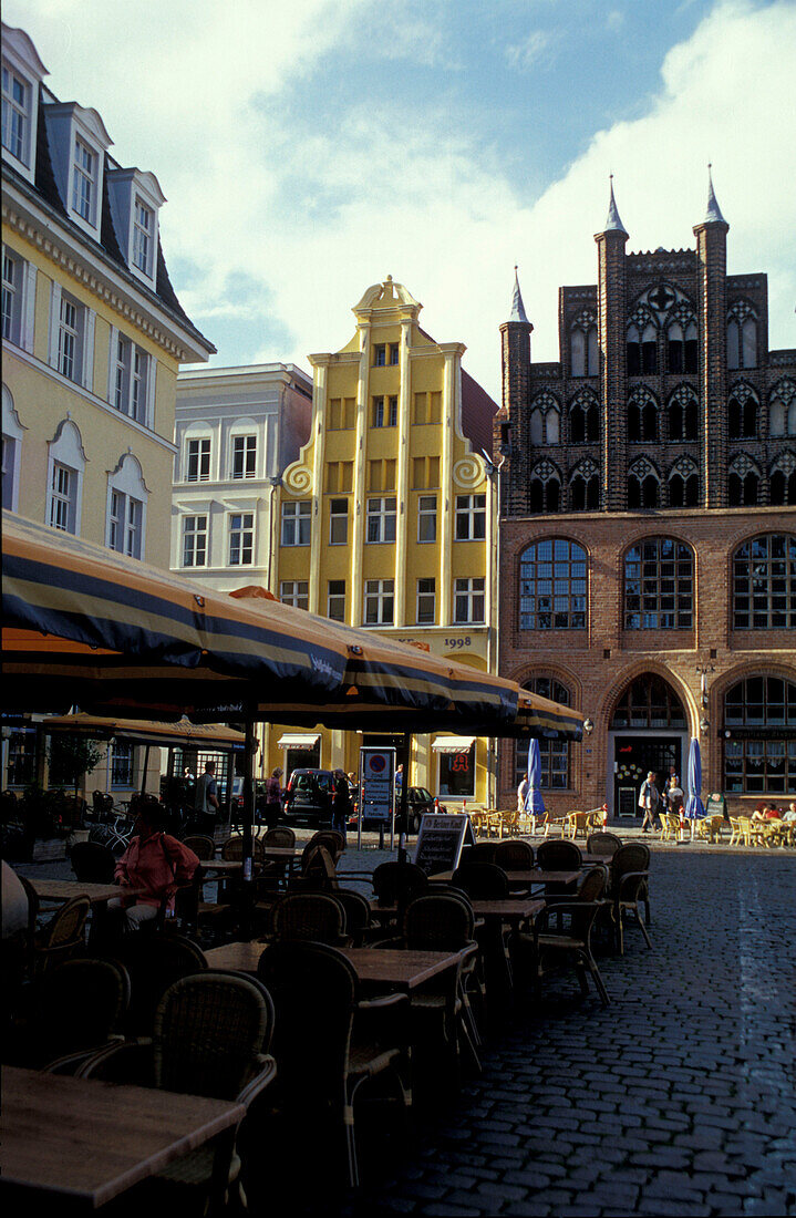 Stralsund, Marktplatz mit Wulflamhaus, Mecklenburg-Vorpommern, Deutschland, Europa