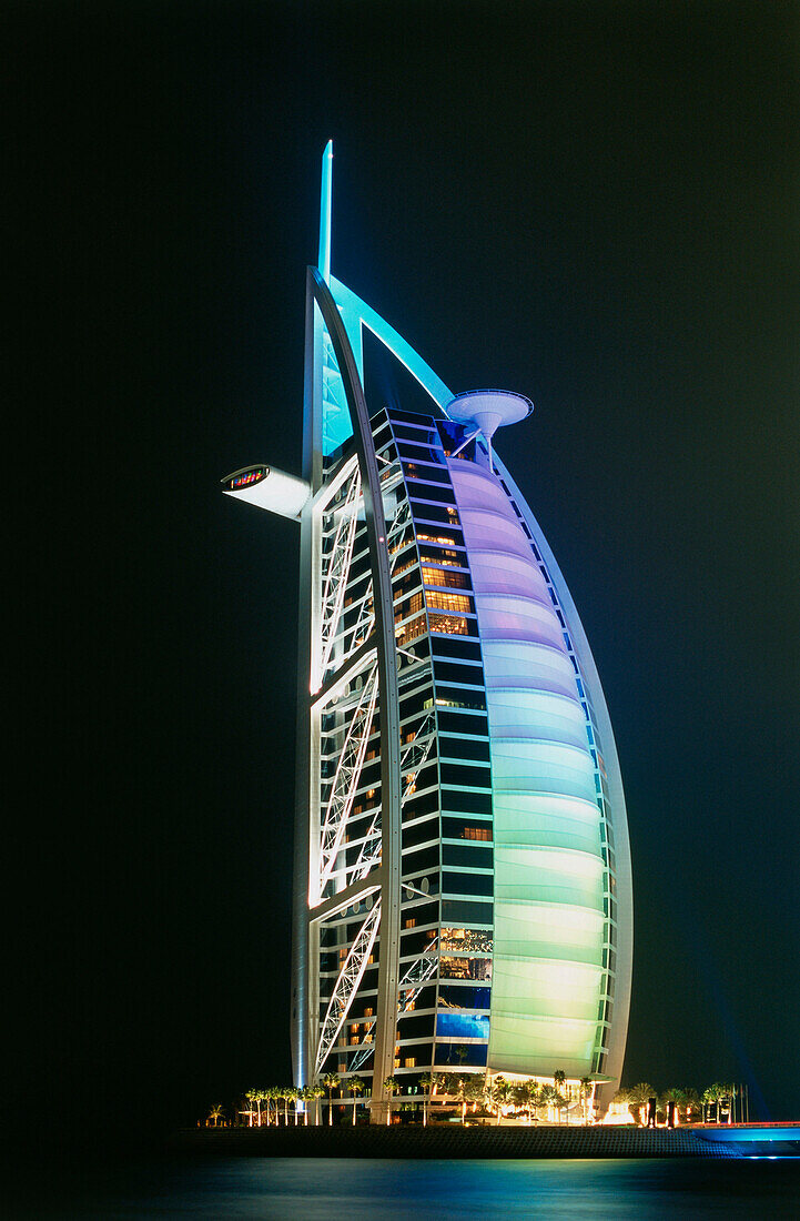 Hotel Burj al Arab bei Nacht, Dubai, Vereinigte Arabische Emirate, VAE