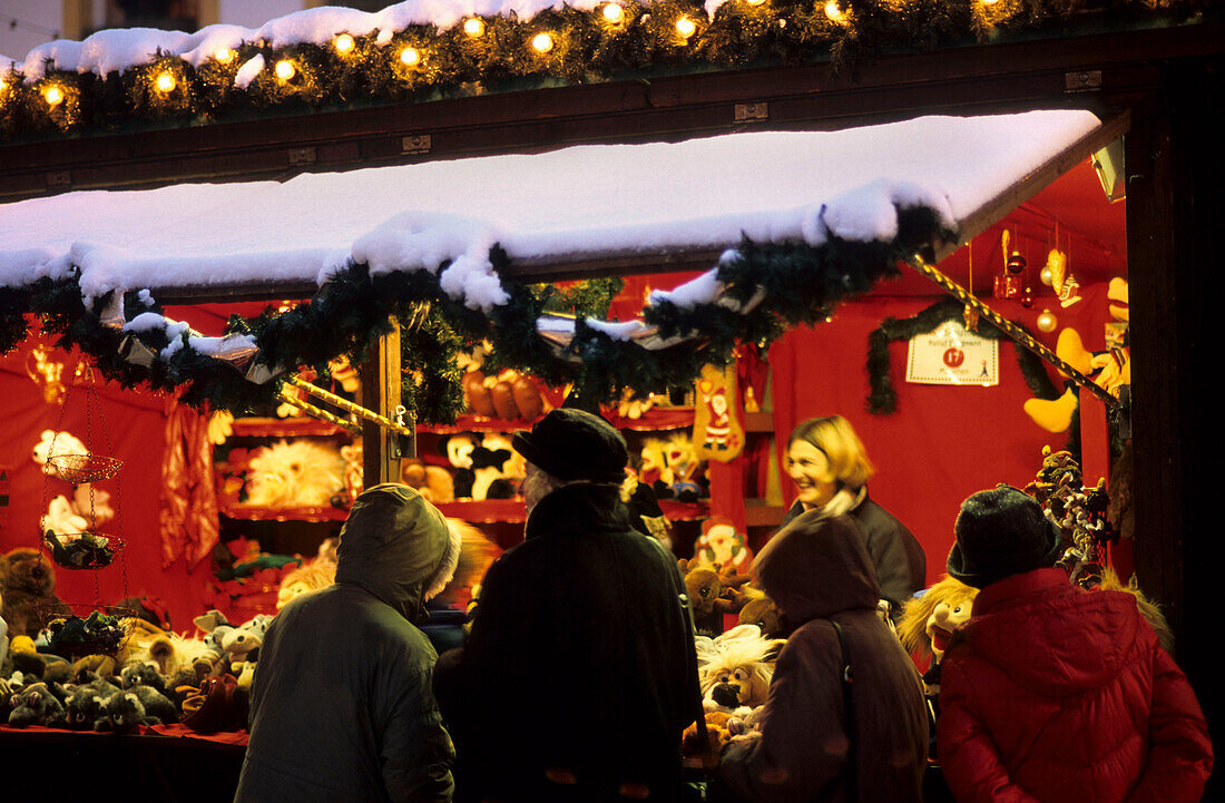 Christmas fair in Schleching, Chiemgau, Upper Bavaria, Bavaria, Germany