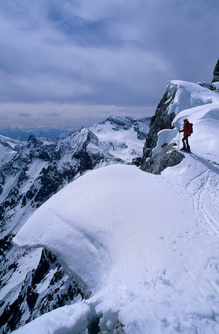 Skitourengeher am Wechtengrat, Hochkalter, Berchtesgadener Alpen, Oberbayern, Bayern, Deutschland