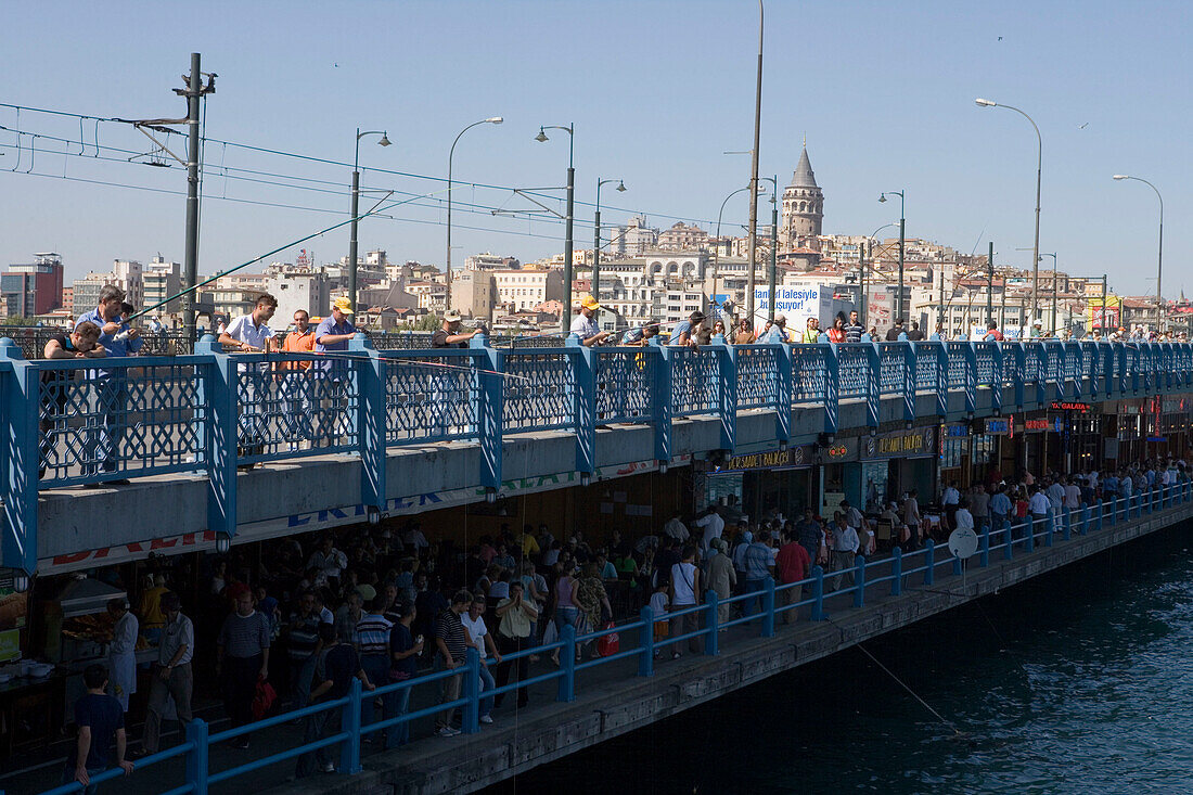 Fischer auf die Galatabrücke, Istanbul, Türkei