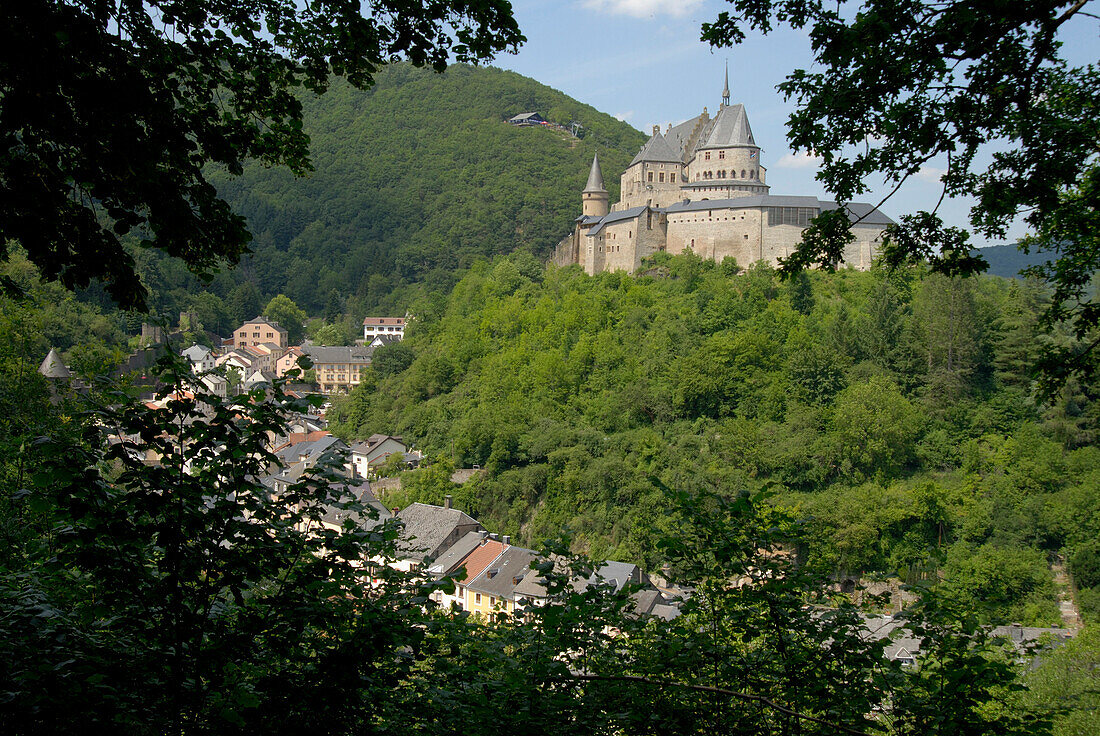 Blick auf Burg Vianden, Luxemburg, Europa