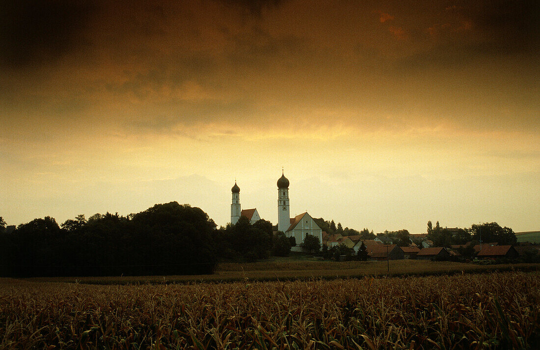 Wallfahrtskirche und Kreuzkirche, Haindling, Bayern, Deutschland