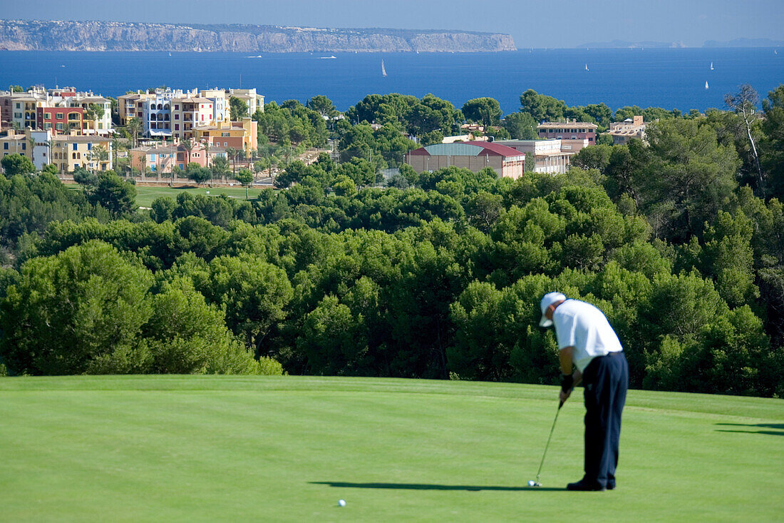 Golfspieler auf einem Golfplatz, Real Golf de Bendinat, Mallorca, Balearen, Spanien, Europa