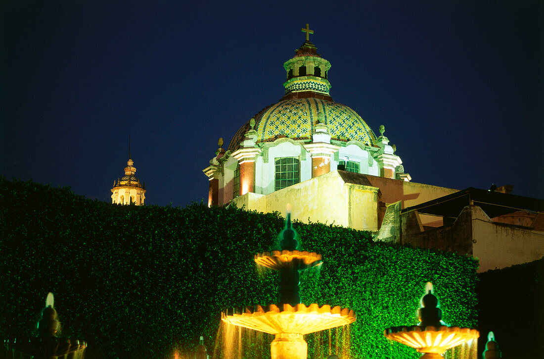 Temple at night, Templo de Star Clara, Jardin Guerrero, Queretaro, Mexico