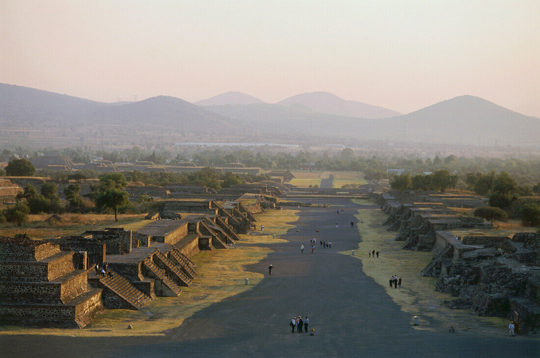 Blick vom Mondtempel, Teotihuacan bei Mexico City, Mexiko