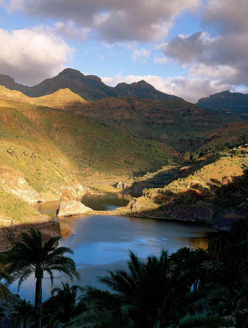 Storage lake La Sorrueda near Santa Lucia, Gran Canaria, Spain