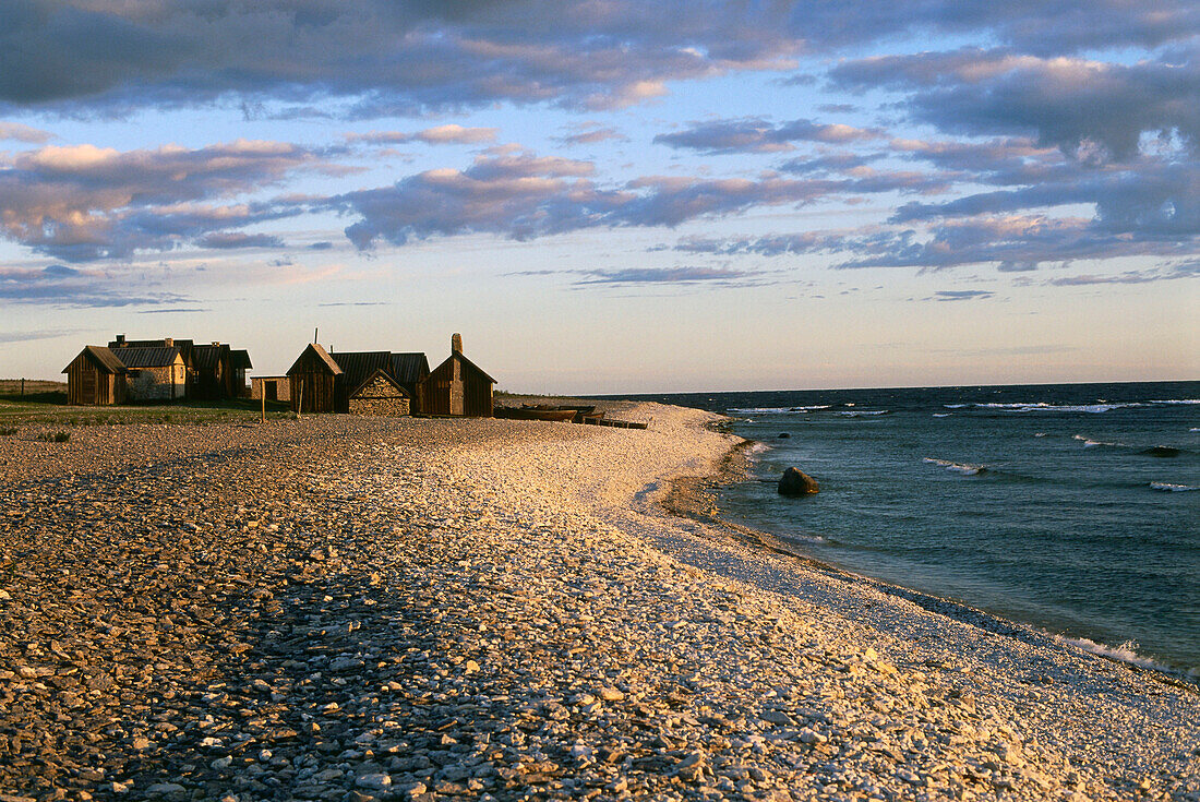 Fischerdorf Helgumannen, Kiesstrand, Naturreservat Digerhuvud, Nordküste, Insel Farö, Gotland, Schweden