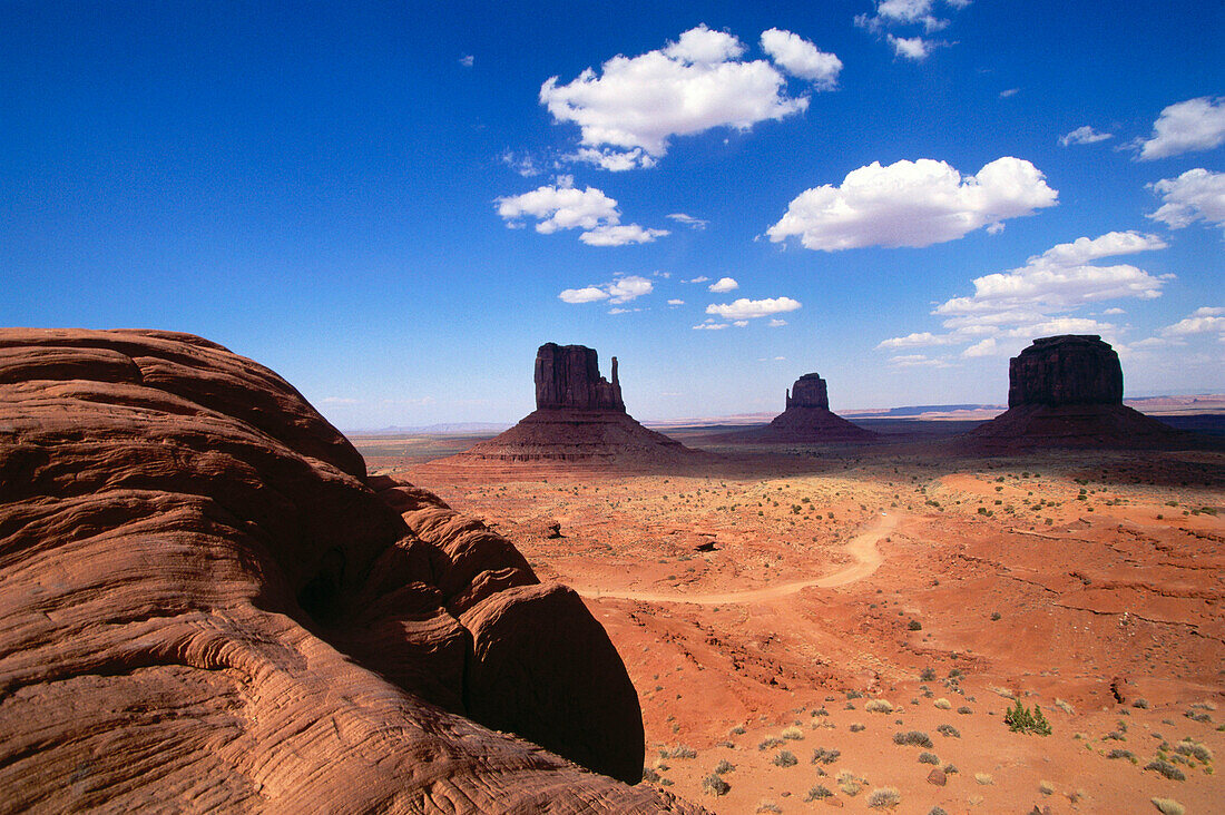 Table Mountains, Central Valley, Monument Valley, Utah