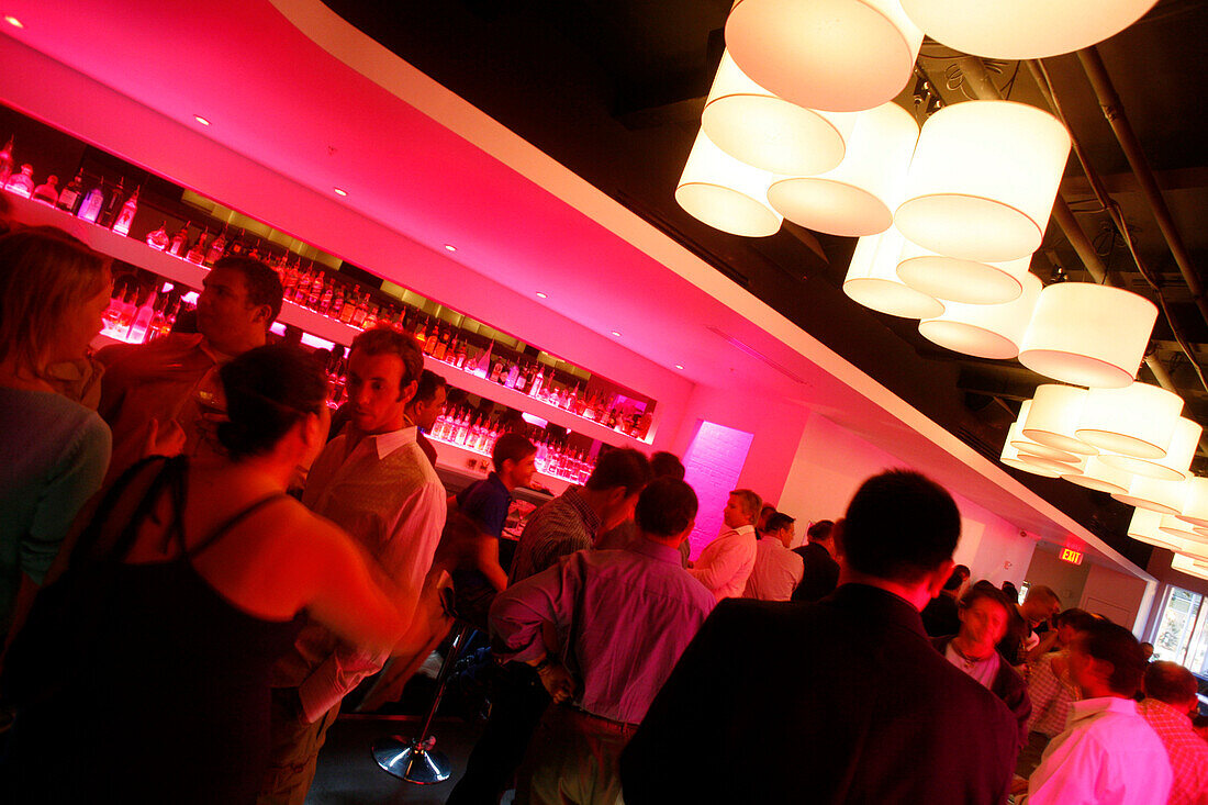 Leute im Halo Bar, Washington DC, Vereinigte Staaten von Amerika, USA