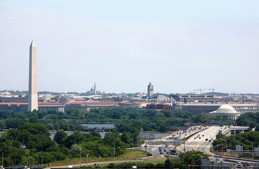 View at the city and the Washington monument, Washington DC, America, USA