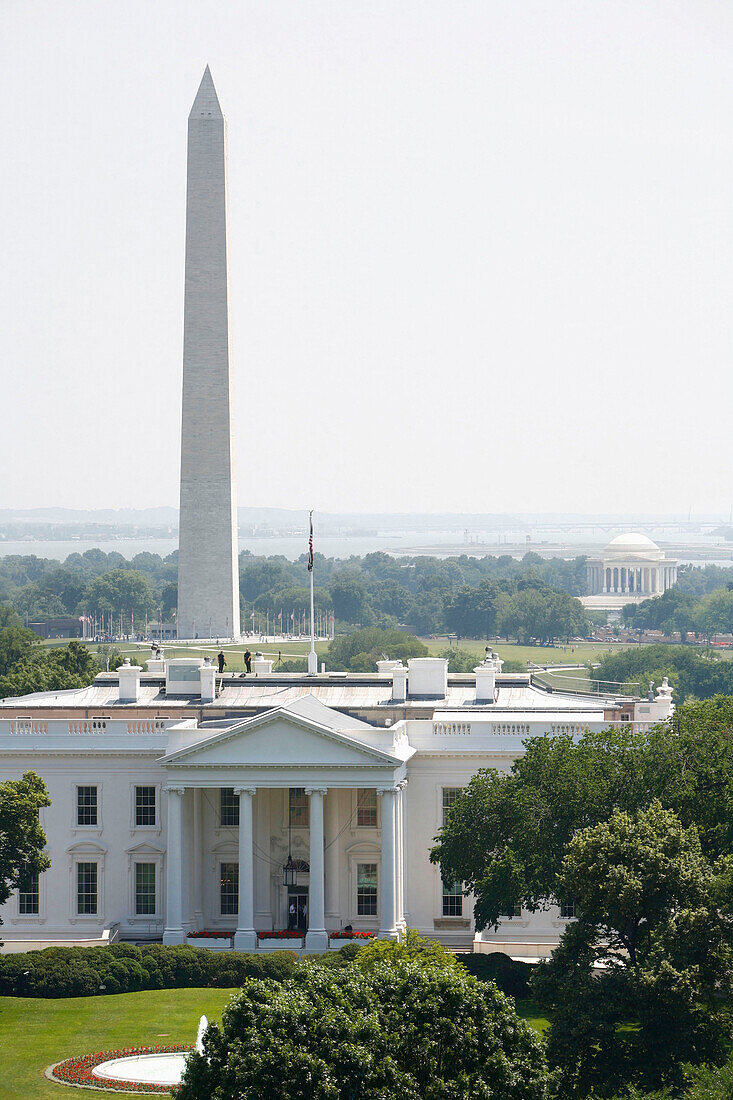 The White House with Washington Monument in the background, Washington DC, United States, USA