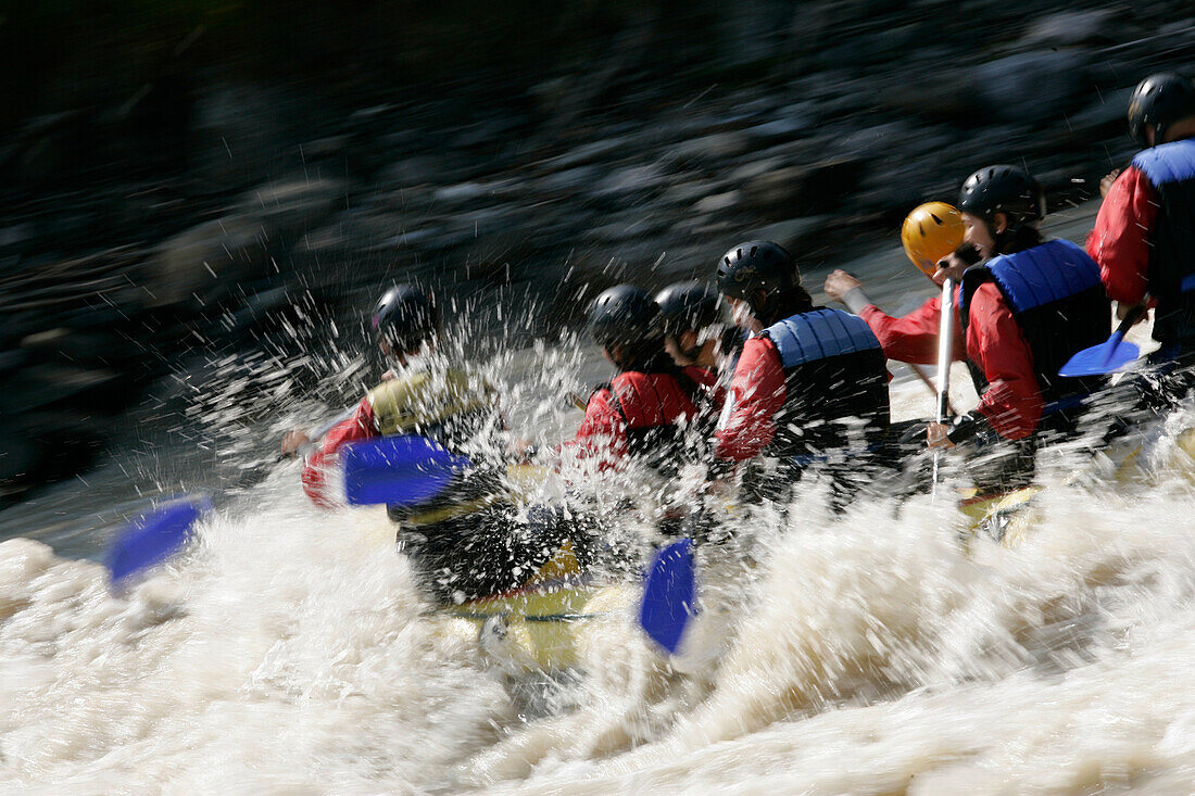 Rafting auf dem Inn durch die Imster Schlucht, Haiming, Tirol, Österreich