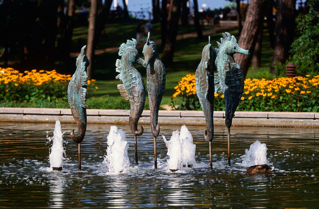 Figures at fountain, Timmendorfer Strand, Schleswig-Holstein, Germany, Europe