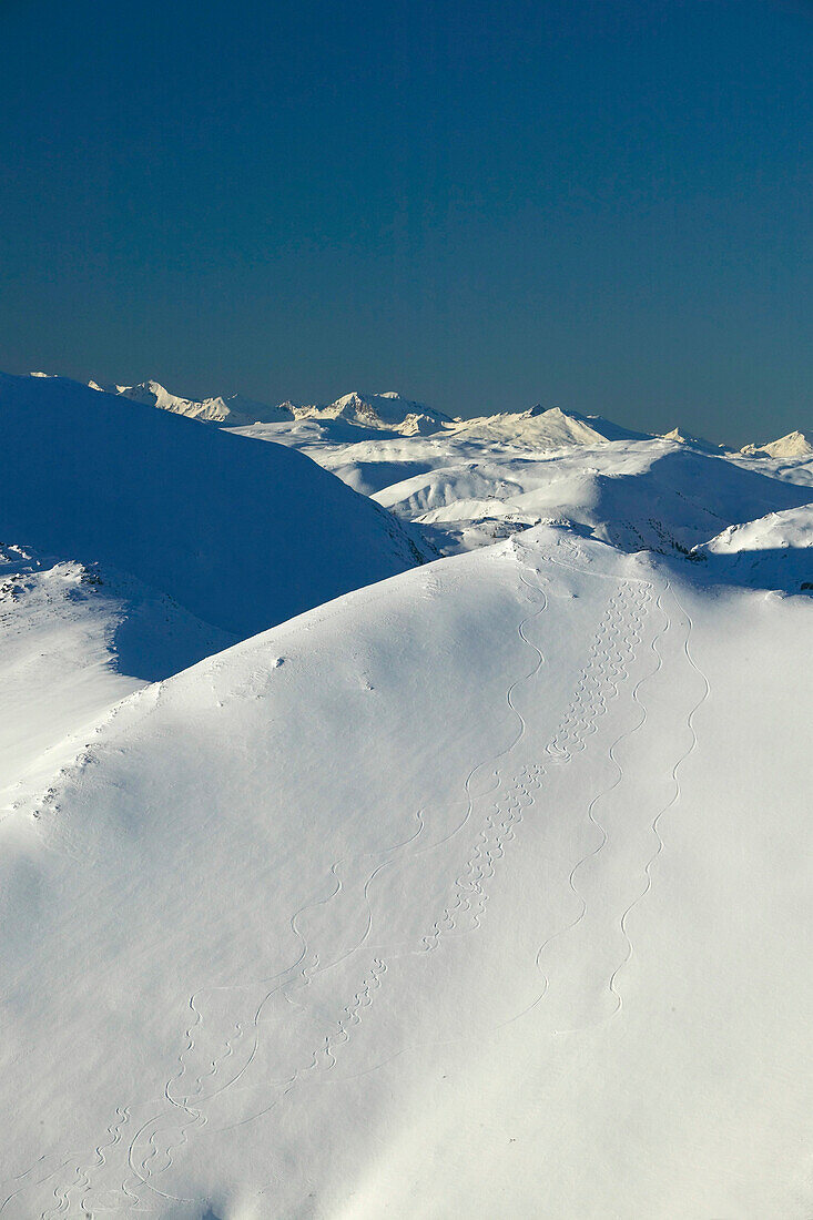 verschneiteBerge, Ski, Spuren, Falkertsee, Kärnten, Österreich