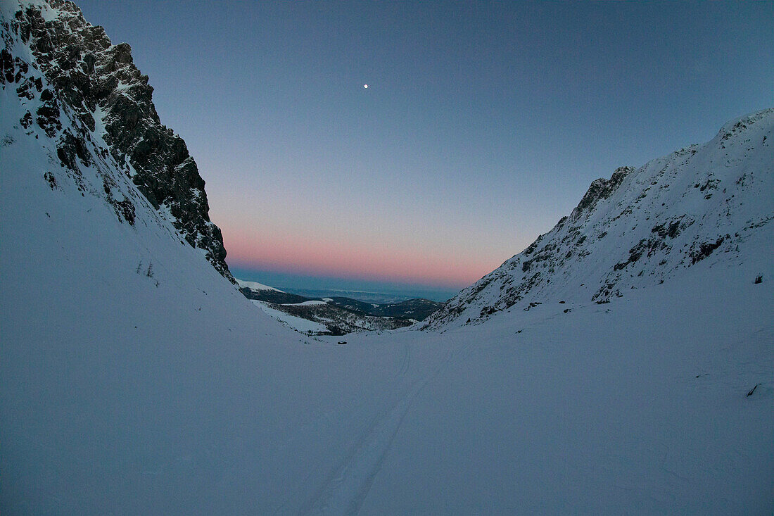 Verschneites Tal, Sonnenuntergang, Falkertsee, Kärnten, Österreich