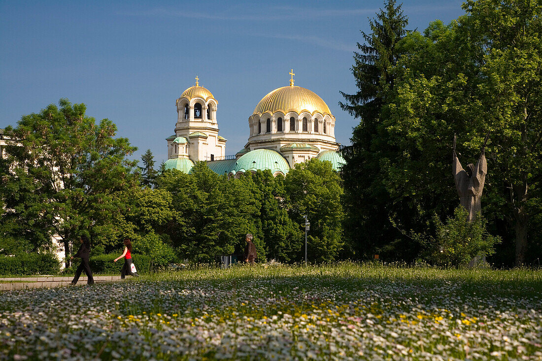 City park in front of Saint Alexander Nevski Cathedral, Sofia, Bulgaria, Europe