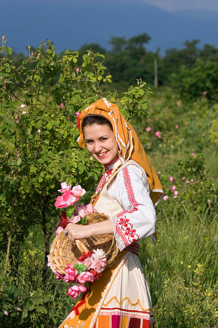 Rosenpflückerin, Rosenfest, Rosenernte, Karlovo, Bulgarien