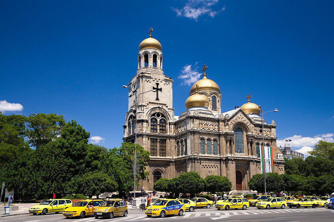 Chram Sveta Uspenie Bogorodicno Cathedral in Varna, Bulgaria