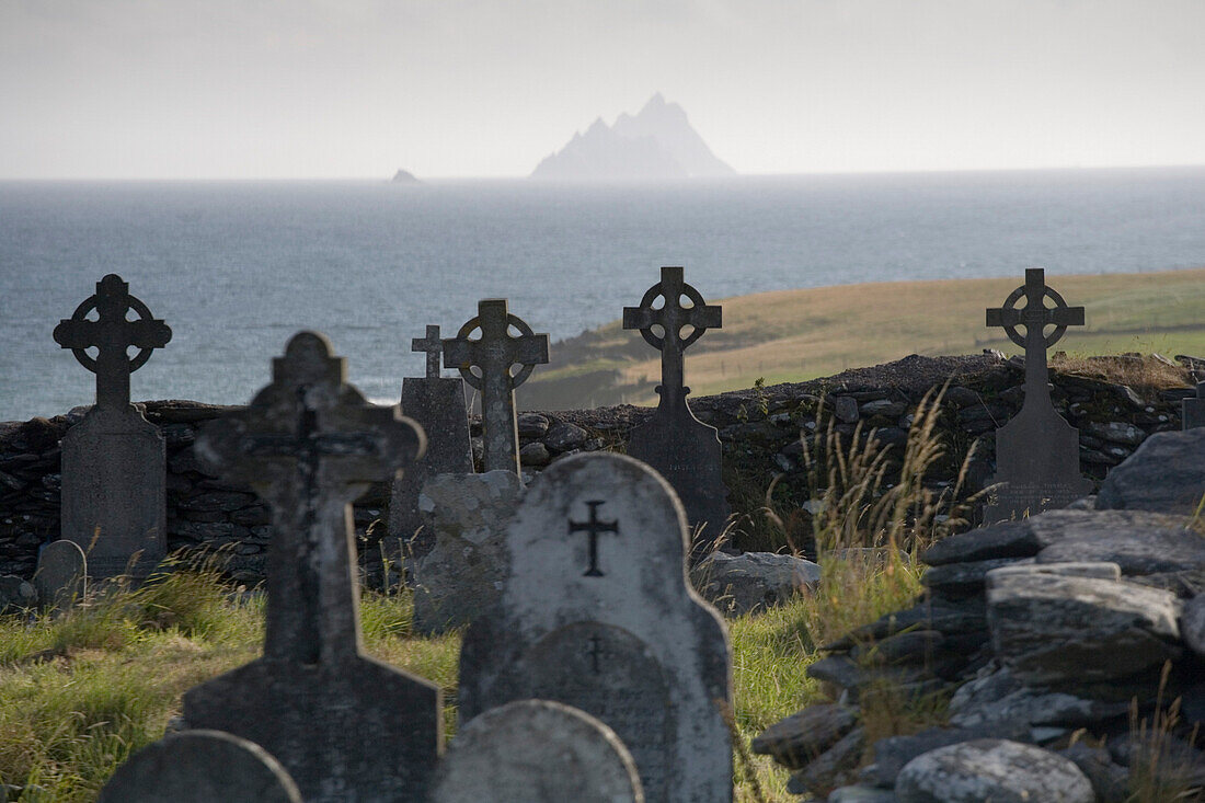 Alter Friedhof, St Finians Bay, Blick nach Skellig Michael, Irland, Europa