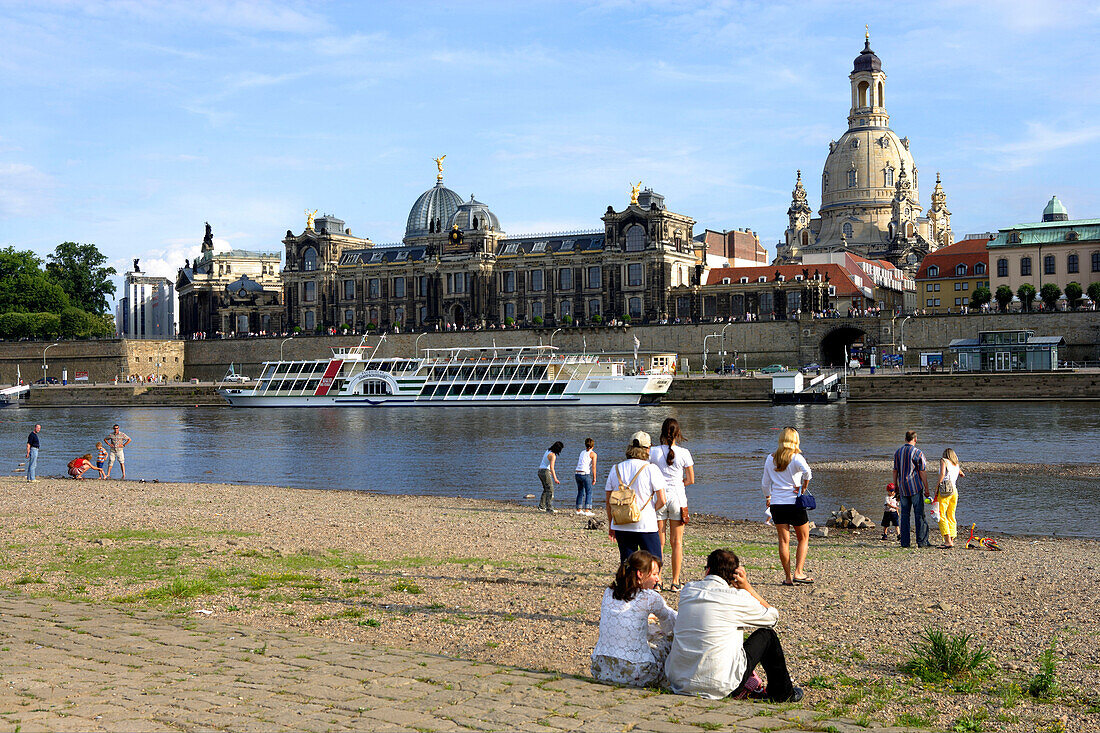 Elbe und Altstadt von Dresden, Deutschland