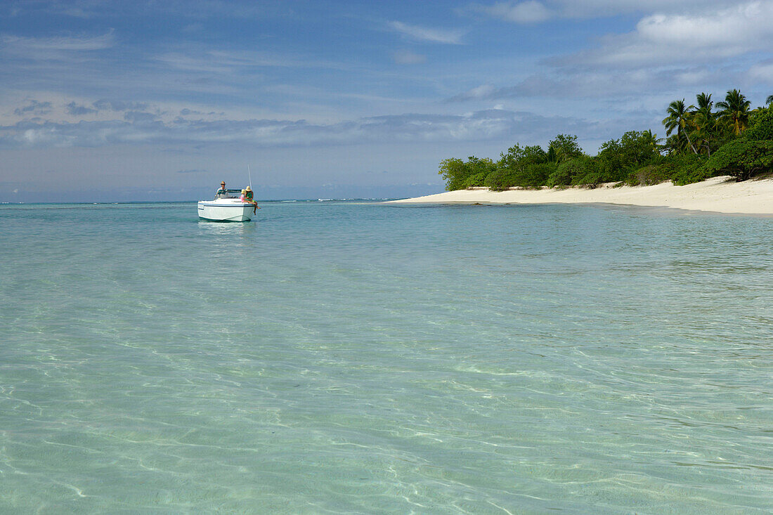 Die Insel Nuku ist unbewohnt. Sie war Originalschauplatz der britischen Reality TV Show Shipwrecked, Tonga, Ozeanien