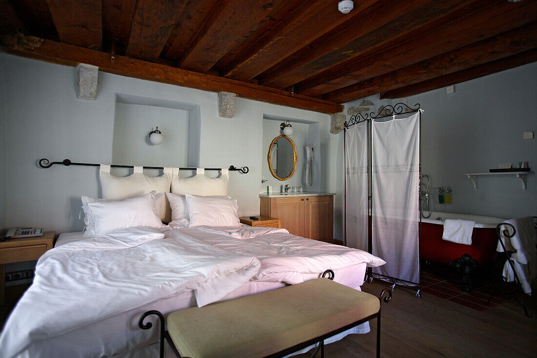 Bedroom at Hotel Three Sisters