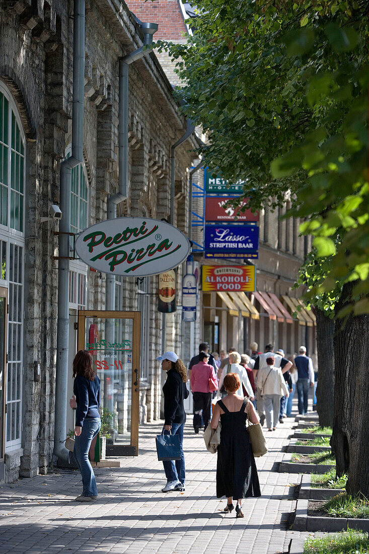 Einkaufen in der Mere-Straße