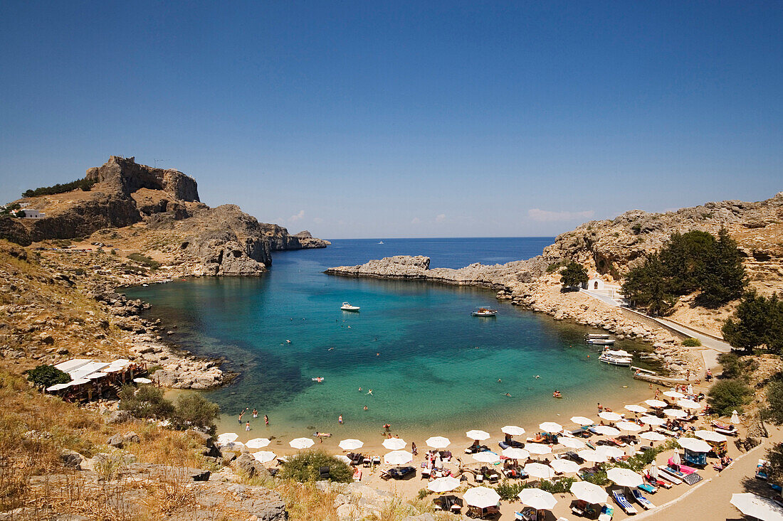 Blick über die Agios Pavlos Bucht, Lindos, Rhodos, Griechenland