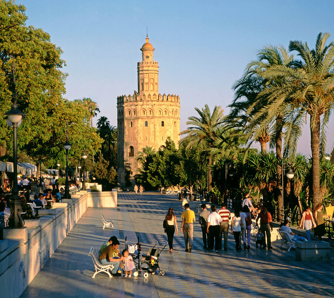 Spain, Andalucia, Sevilla, Torre l Oro, promena, people
