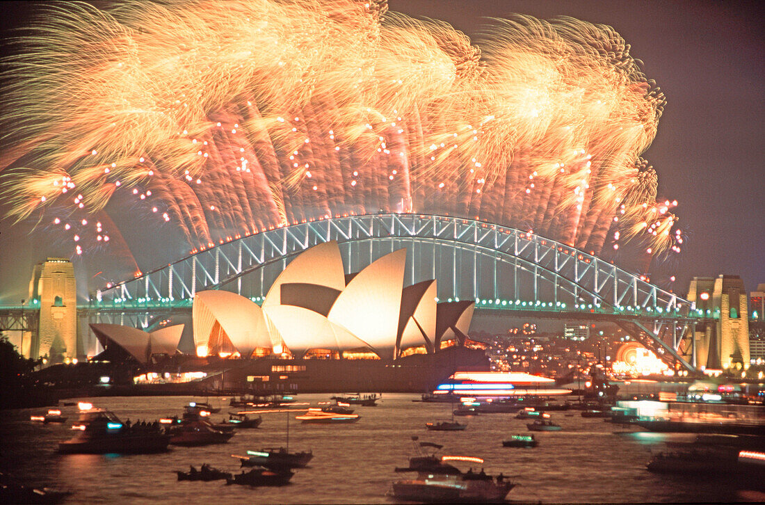 Australien, Sydney, Opernhaus vor Hafenbrücke