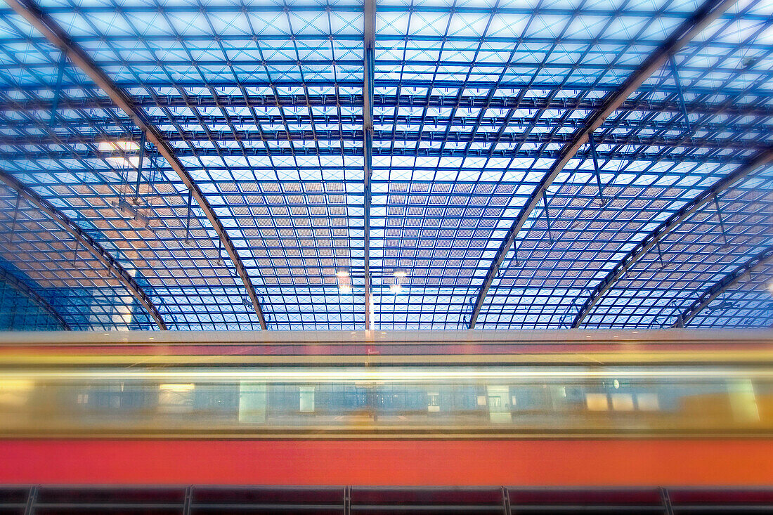 Berlin, Hauptbahnhof, Glasdach