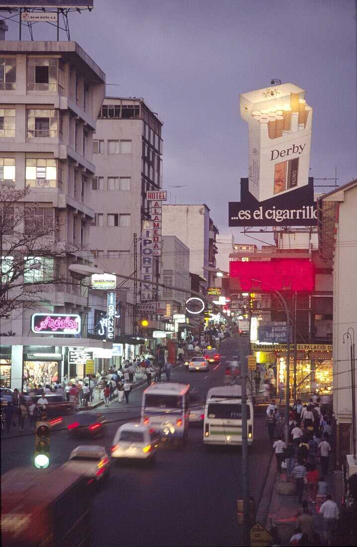 Costa Rica, San Jose, Avenida Central, rush hour