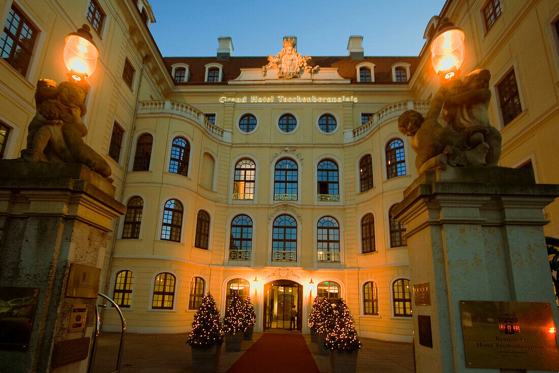 Dresden,Old city center, Taschenbergpalais, Hotel Kempinski Entrance