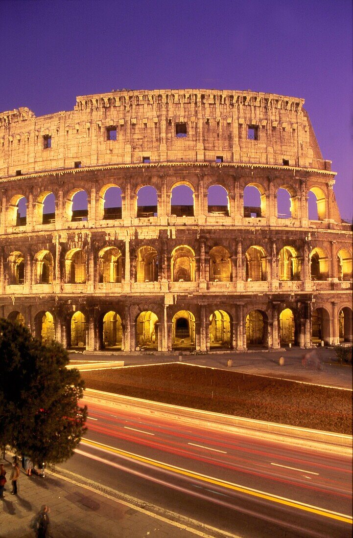 Rom Kolosseum nachts