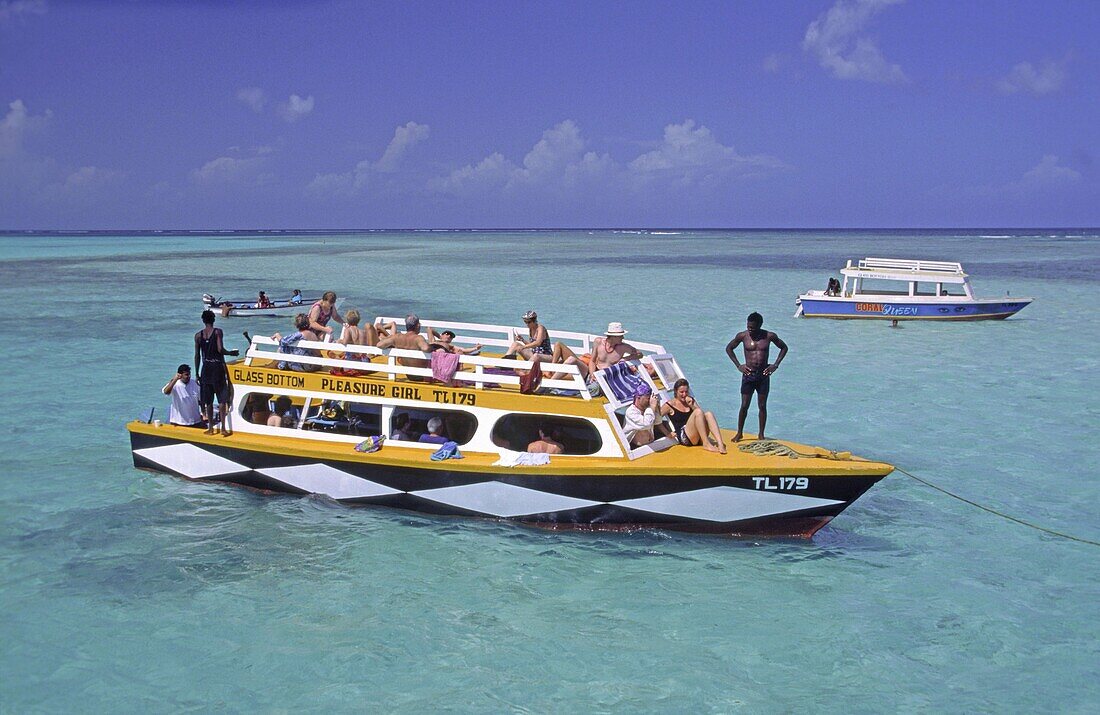 Tobago, Pigeon Point, Buccoo Coral Reef, Tauchboot, Touristen