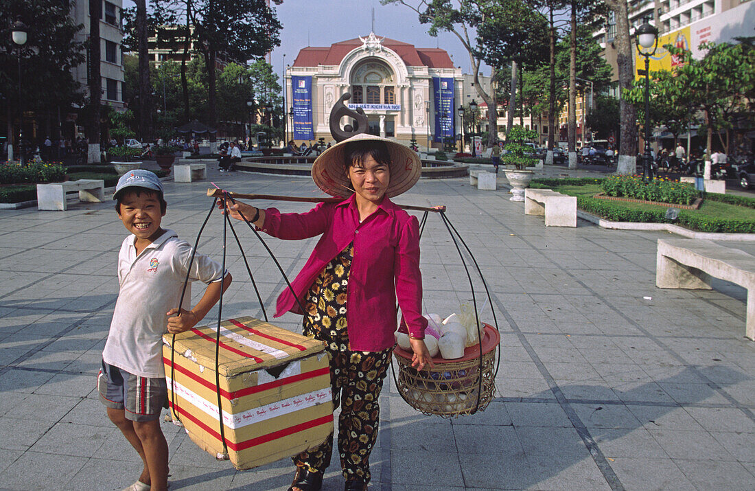 Ho Ch Ming City, Saigon, Frau mit Kind, Kleinhandel, Vietnam