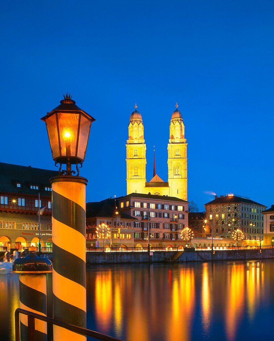 Schweiz, Zürich, Anlagesteg, Limmat, Grossmünster