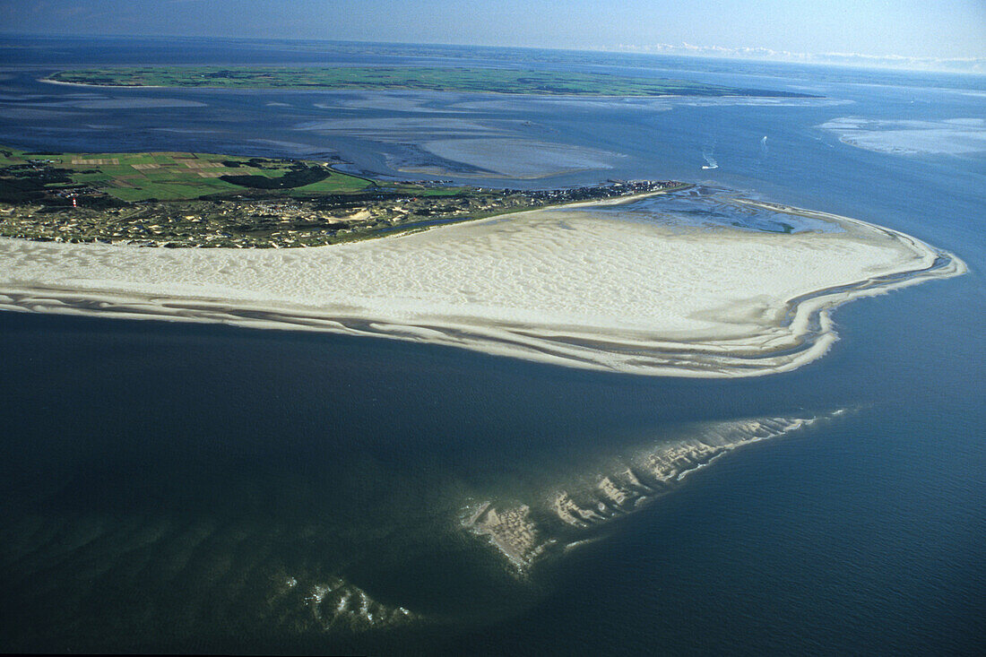 Luftbild Amrum, Nordfriesische Inseln, Strand, Dünen, Nordsee, Fähre, Hafen, Schleswig-Holstein