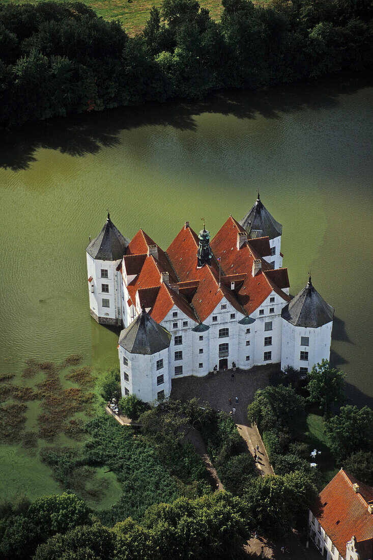 Gluecksburg castle, Flensburg fjord, … – License image – 70068837 ❘  lookphotos