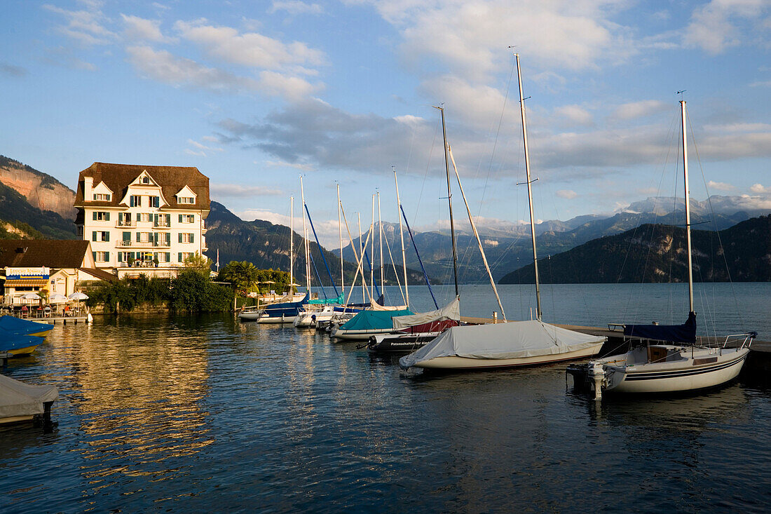 Hotel am Hafen, Vierwaldstättersee, Weggis, Kanton Luzern, Schweiz
